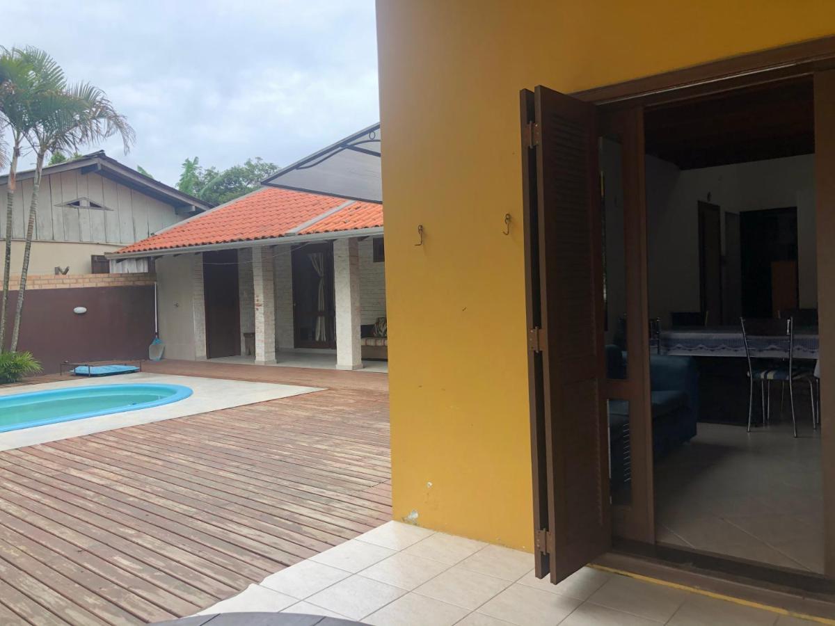 Linda Casa Com Piscina Em Bombinhas, Espaco Inteiro Ngoại thất bức ảnh